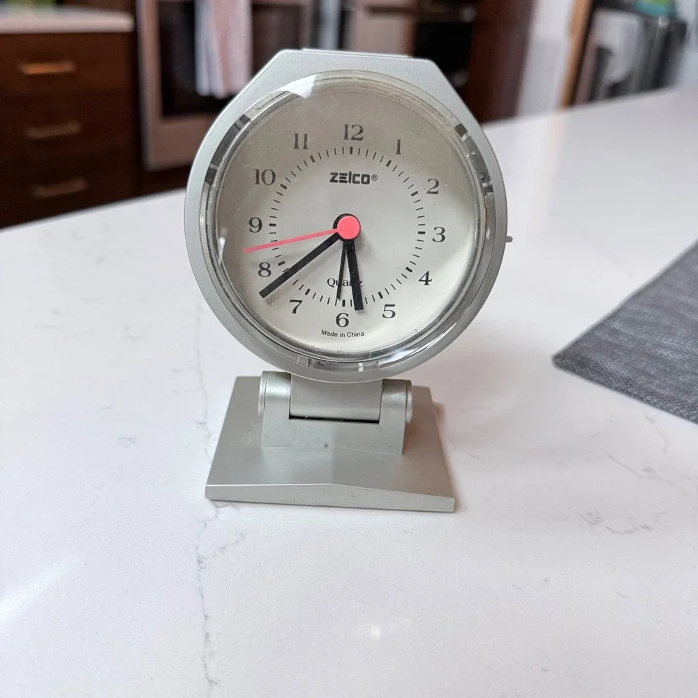 Vintage Zelco Quartz Pivoting Pocket Watch Style Desk Clock Magnifying Lens